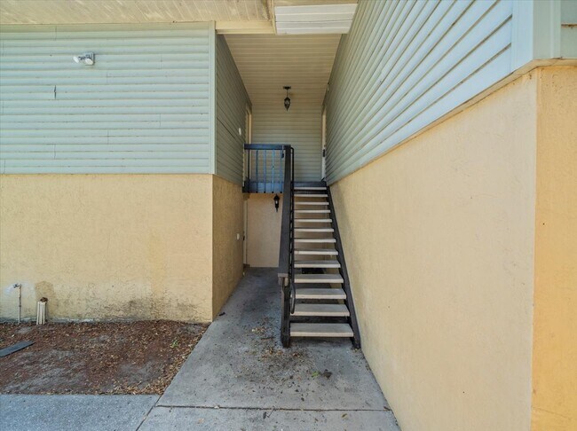 Building Photo - 230 Thorntree Pl