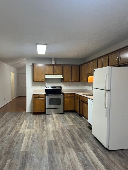 Building Photo - 2047 Horncastle Dr