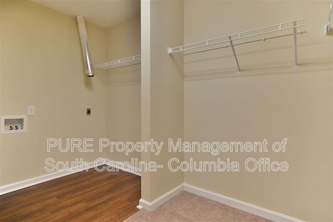 Building Photo - 515 Menlo Dr