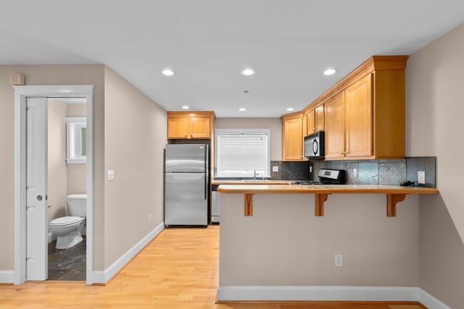 Building Photo - 3bd/3ba Seattle House