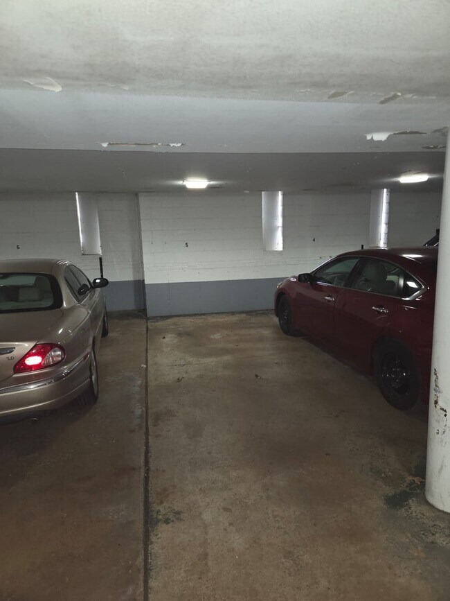 Building Photo - 400 Thames Pkwy