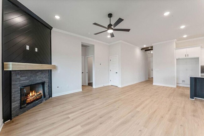 Building Photo - 1815 Bugg St