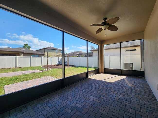 Building Photo - Gorgeous 4-Bedroom, 2.5-Bathroom Home in R...