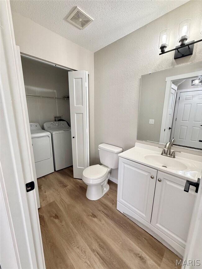 Building Photo - 132 Clinton Hill Dr