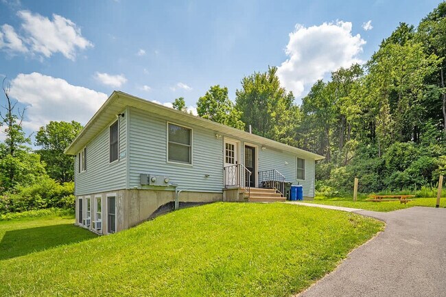 Building Photo - 654 Coddington Rd