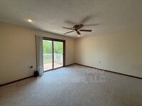 Building Photo - 1645 N Country Club Rd