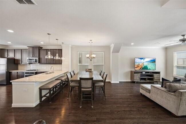 Building Photo - 1506 Brayson Oaks Pl