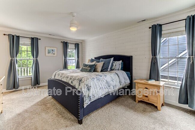 Building Photo - 7022 Cayman Ct