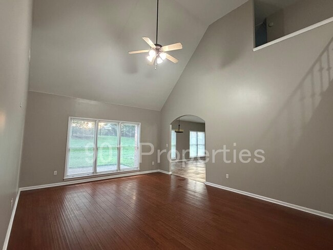 Building Photo - 3777 Pavilion Cir