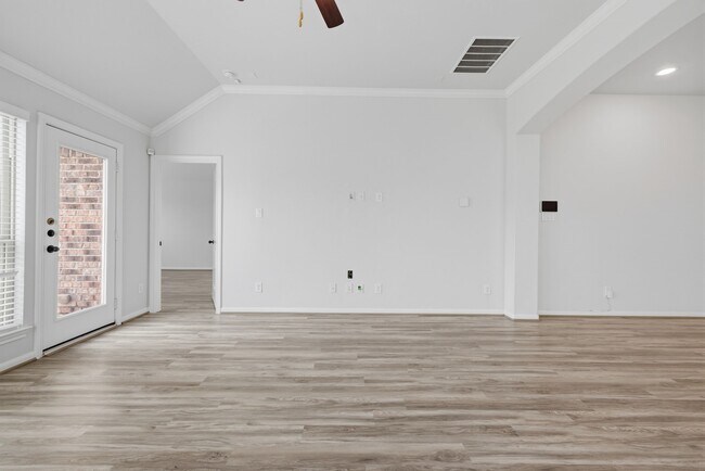 Building Photo - 31115 Albany Brook Ln