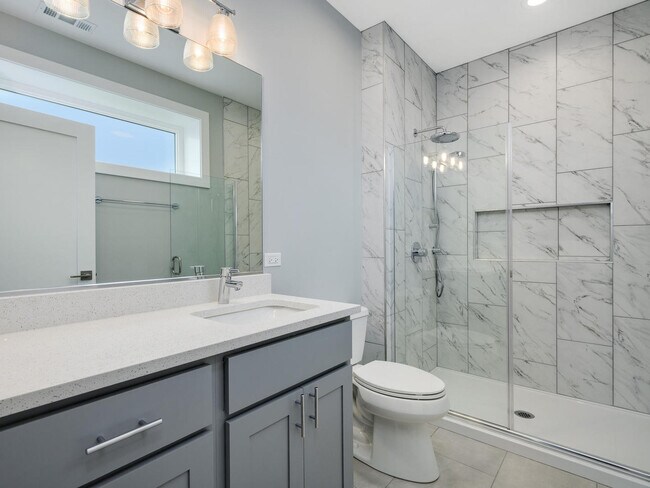 Building Photo - 5528 W Gettysburg St