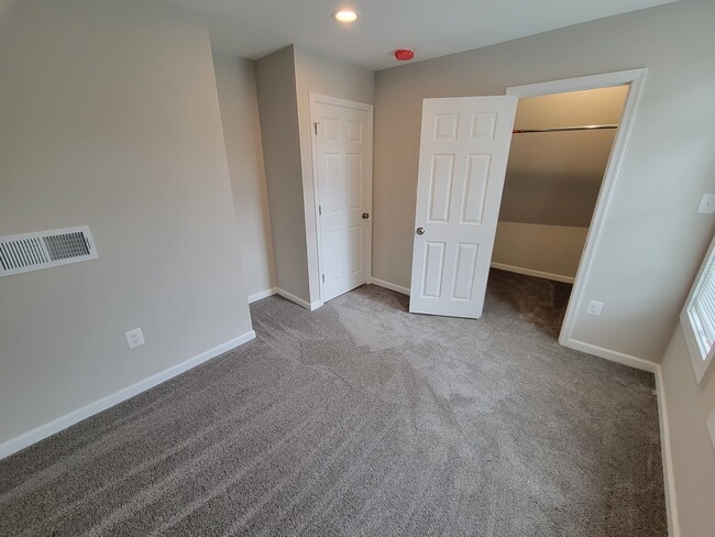 Building Photo - 2104 Allendale Rd