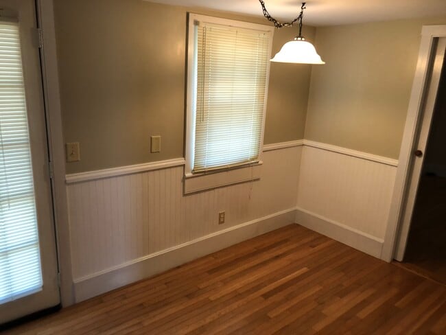 Building Photo - 681 Kinderhook Pike
