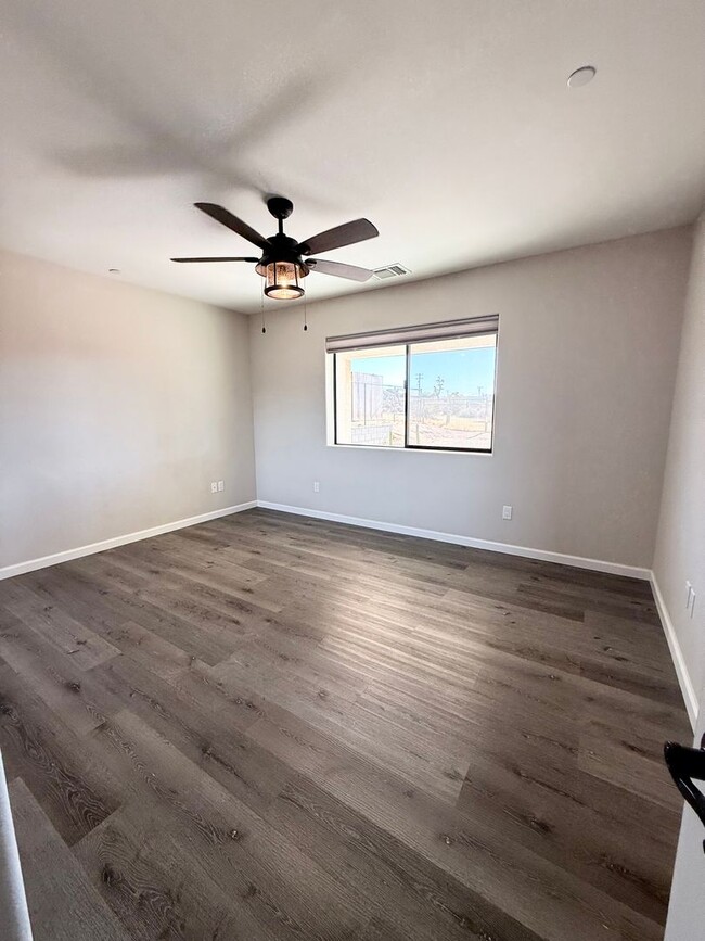 Building Photo - **COMING SOON ** 3 Bed 2 Bath Home
