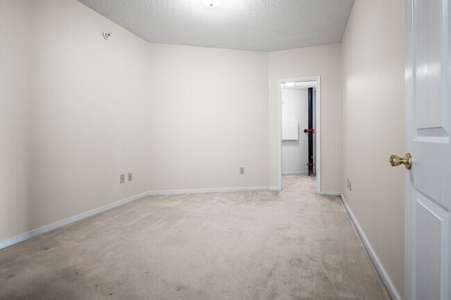 Building Photo - 301 Beacon Ridge Dr