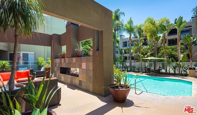 Building Photo - 1401 Ambassador St