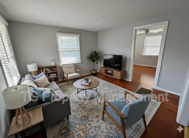 Building Photo - 5557 Ramona Blvd