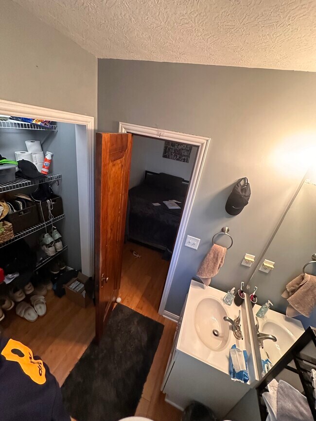 1st floor bathroom - 1420 Meadow Rd