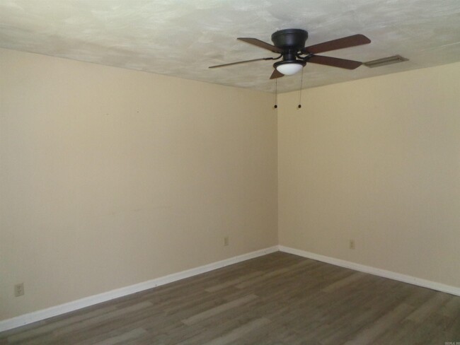 Building Photo - 7712 Impala Dr