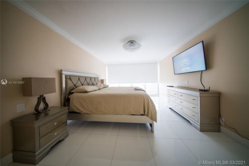 Building Photo - 1717 N Bayshore Dr