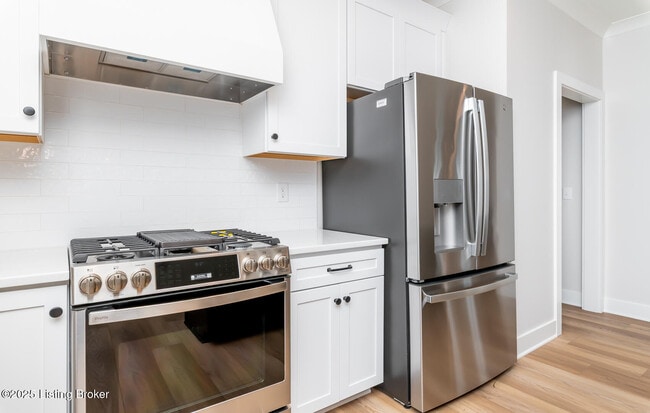 Building Photo - 6100 Passionflower Dr