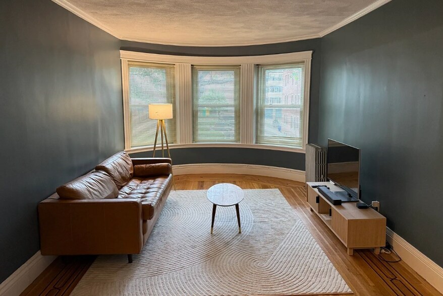 Building Photo - 34 Parkman St