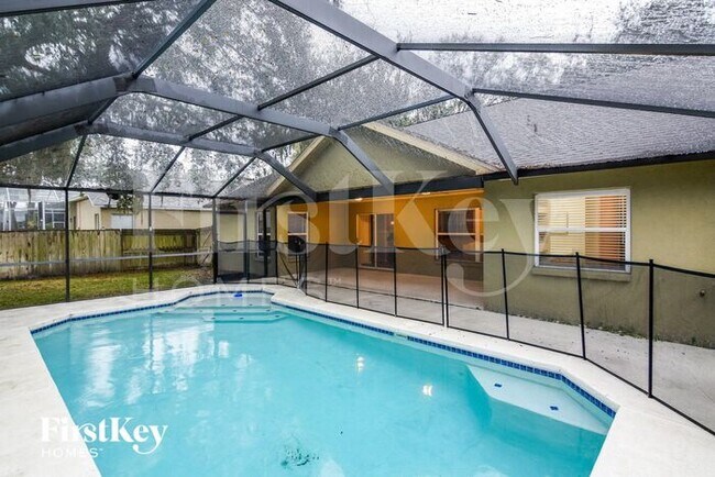 Building Photo - 3706 Treeline Dr