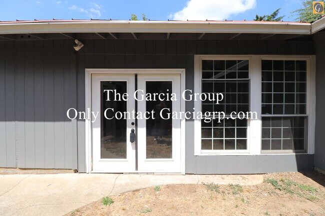 Building Photo - 1530 NE 114th Ave