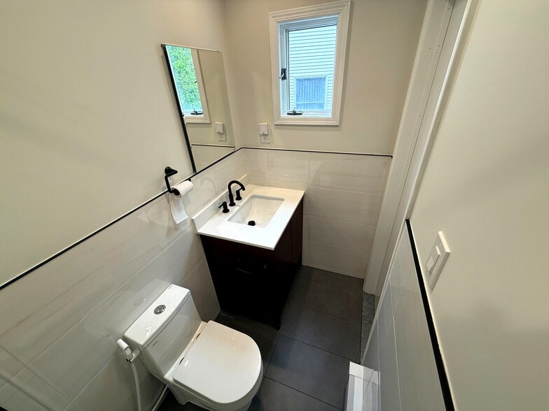 Building Photo - 44 Willow Wood Ct