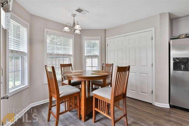 Building Photo - 50 Greens Ct