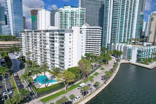 Primary Photo - 1408 Brickell Bay Dr
