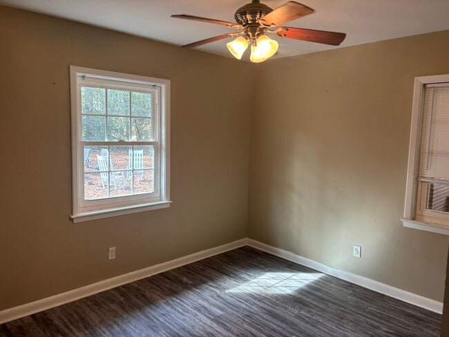 Building Photo - 1407B W Gentilly Rd.