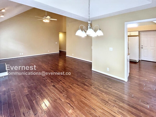 Building Photo - 6752 Sugar Hill Dr