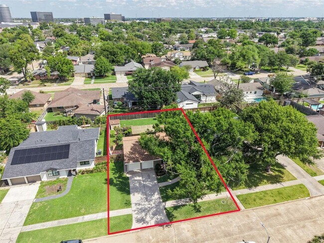 Building Photo - 2523 Droxford Dr
