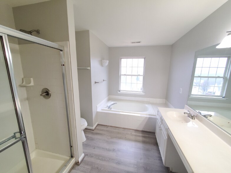 Building Photo - 1 Dartmouth Ave