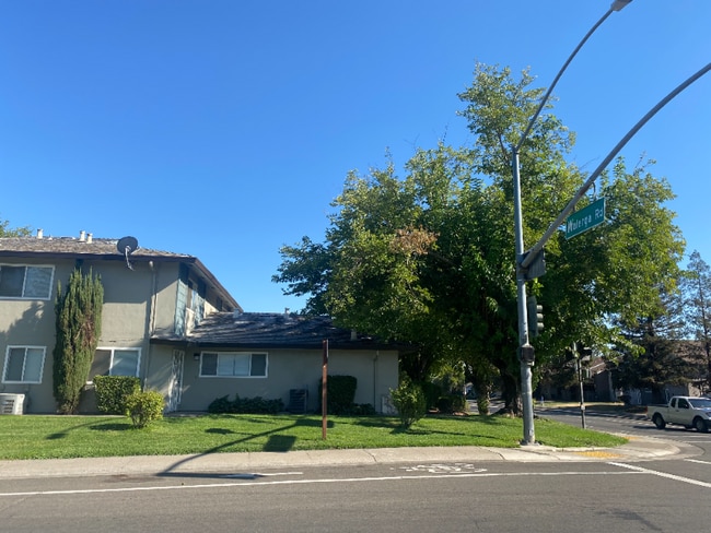 Building Photo - 5984 Walerga Rd