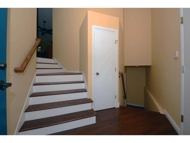 Building Photo - 5740 Willow Trail
