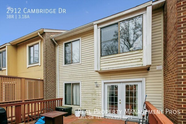 Building Photo - 2912 Cambridge Dr