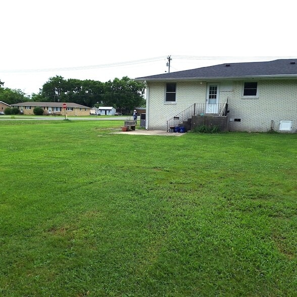 Building Photo - 418 Sam Houston Dr