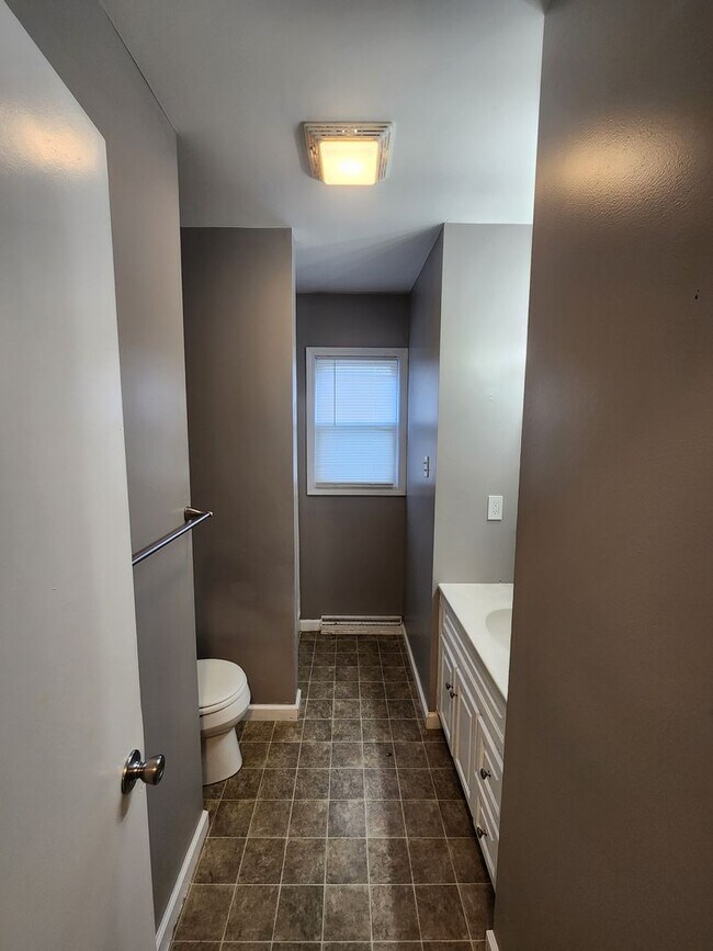 Building Photo - 612 S 8th St