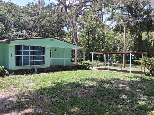 Building Photo - 2 bedroom 2 bathroom Lake House with a bonus room