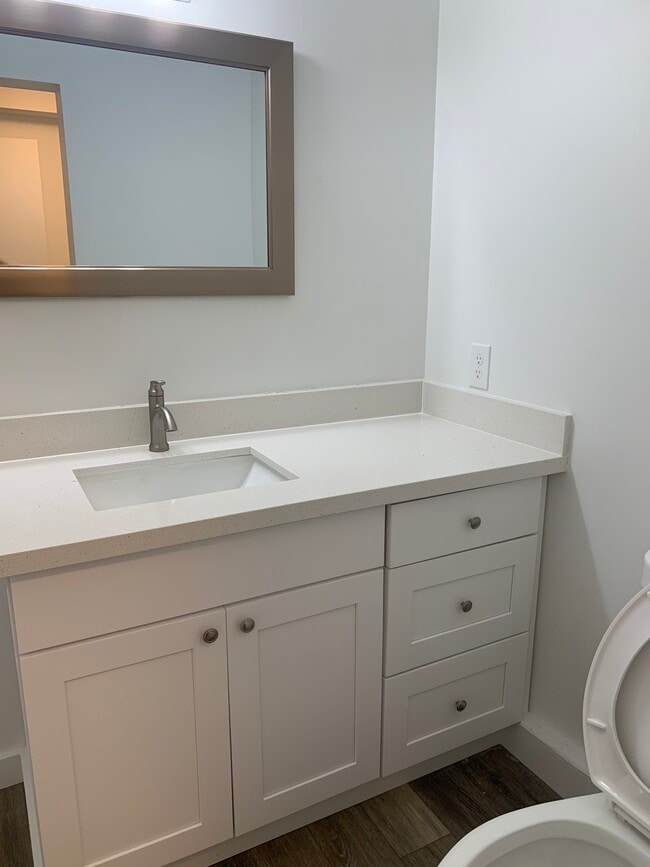 Building Photo - 2621 22nd Ave W