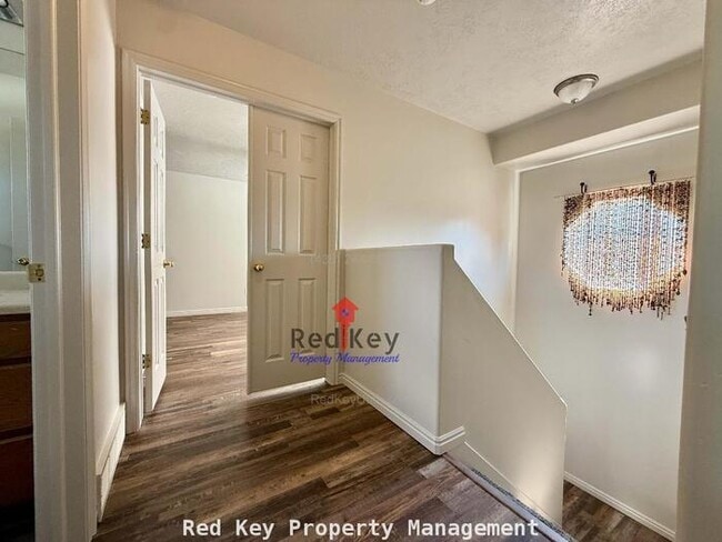 Building Photo - Crystal Bay Dr Single Family Home