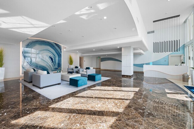 Building Photo - 715 Bayshore Dr