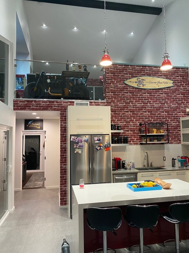 Building Photo - 18003 Tiara St