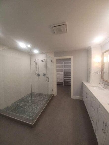 Building Photo - 1833 Pandora Dr