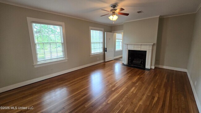 Building Photo - 785 Pinehurst St