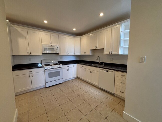 Building Photo - 311-315-315 19th Ave