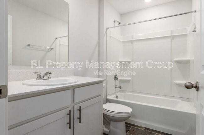 Building Photo - 214 Sterndale Dr
