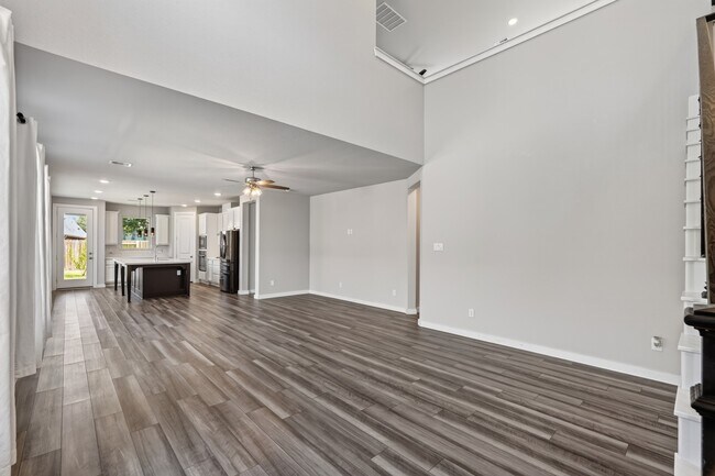 Building Photo - 706 Santa Elena Trail